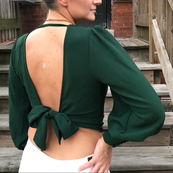 NWT Beautiful emerald green long sleeve crop top - Picture 4 of 9